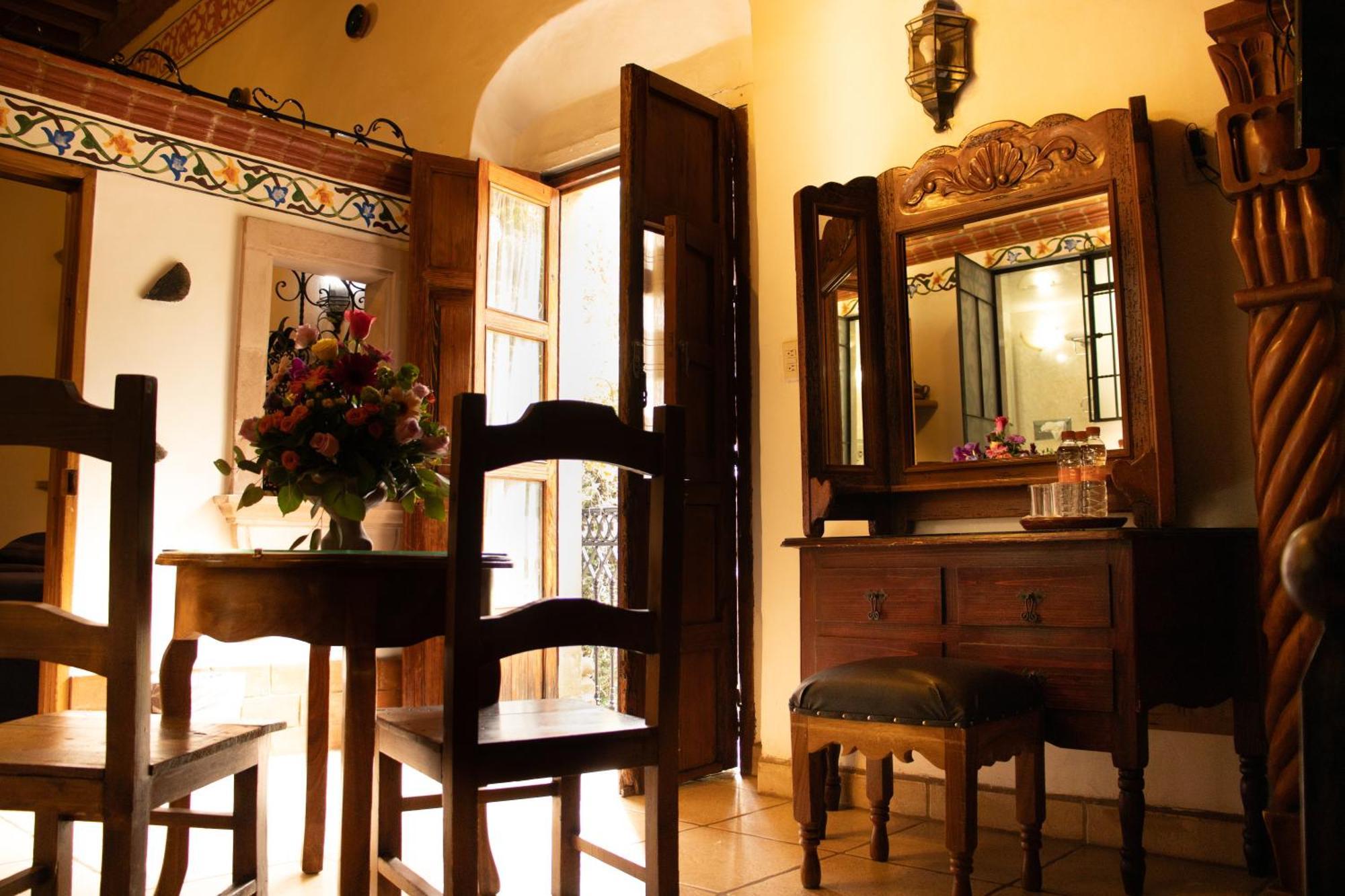 Hotel Los Escudos Pátzcuaro Buitenkant foto