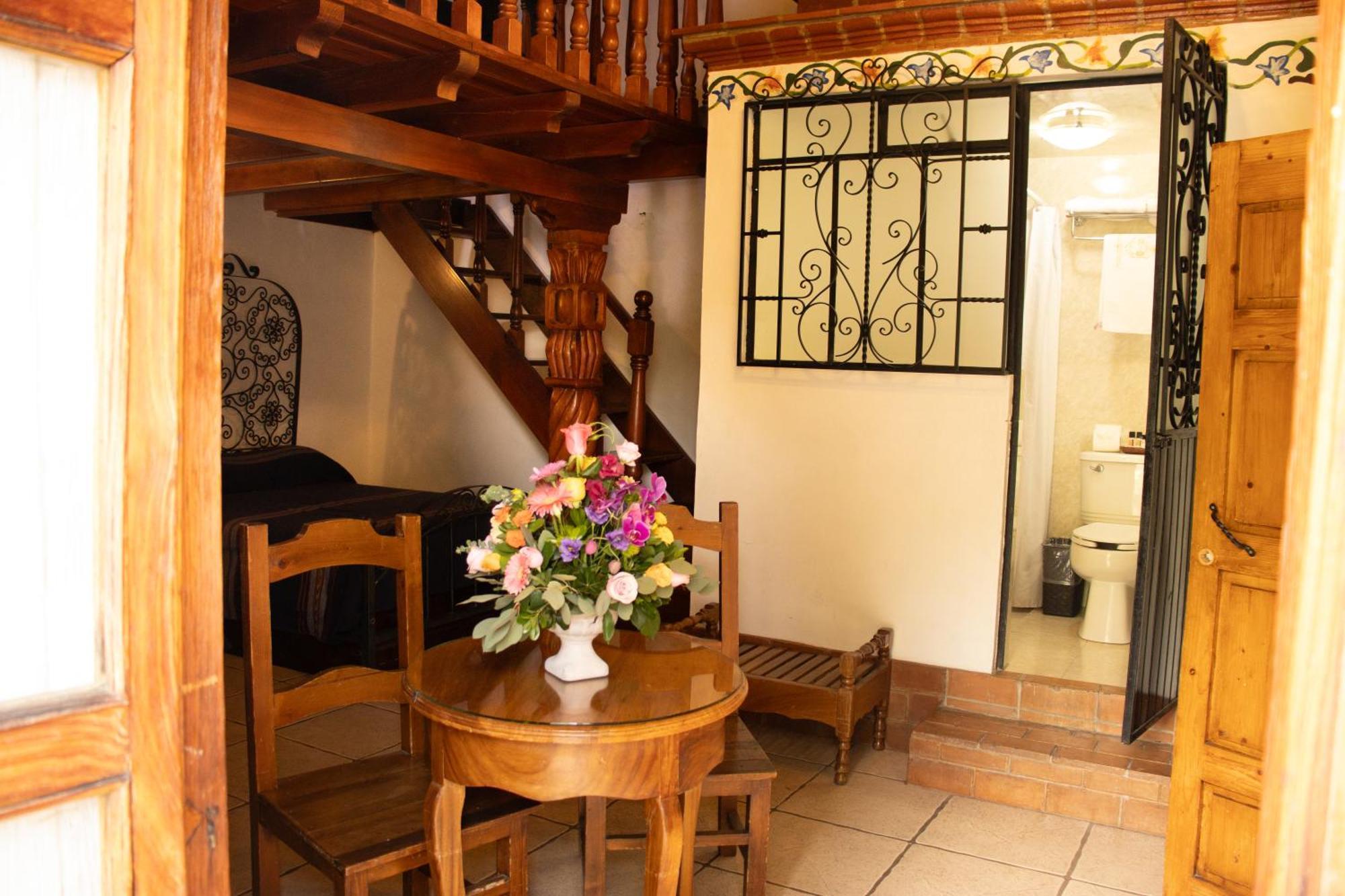 Hotel Los Escudos Pátzcuaro Buitenkant foto