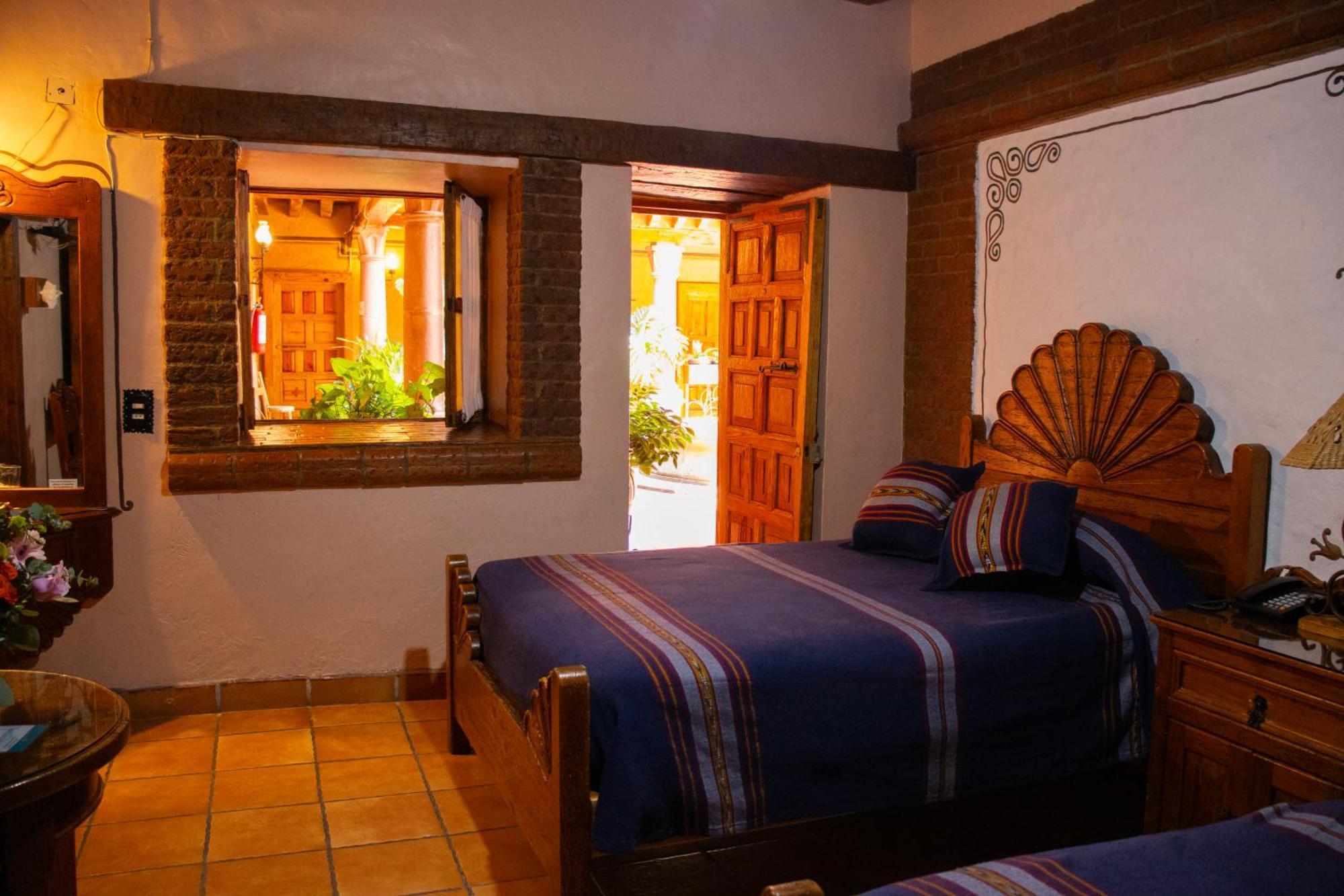 Hotel Los Escudos Pátzcuaro Buitenkant foto