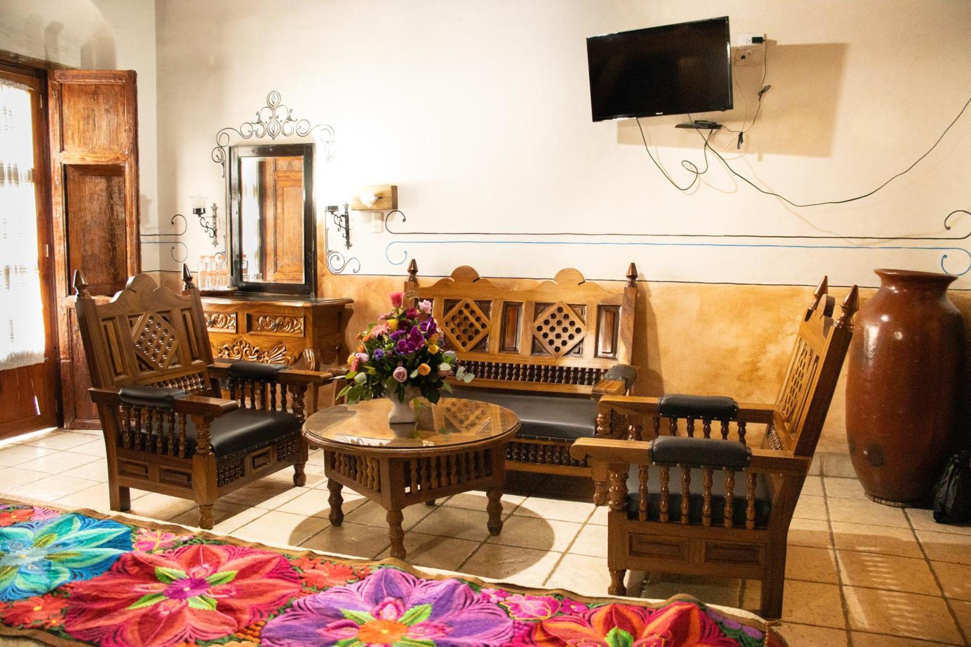 Hotel Los Escudos Pátzcuaro Buitenkant foto