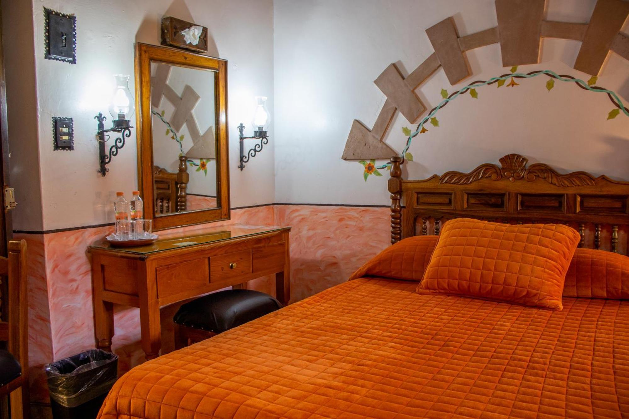 Hotel Los Escudos Pátzcuaro Buitenkant foto