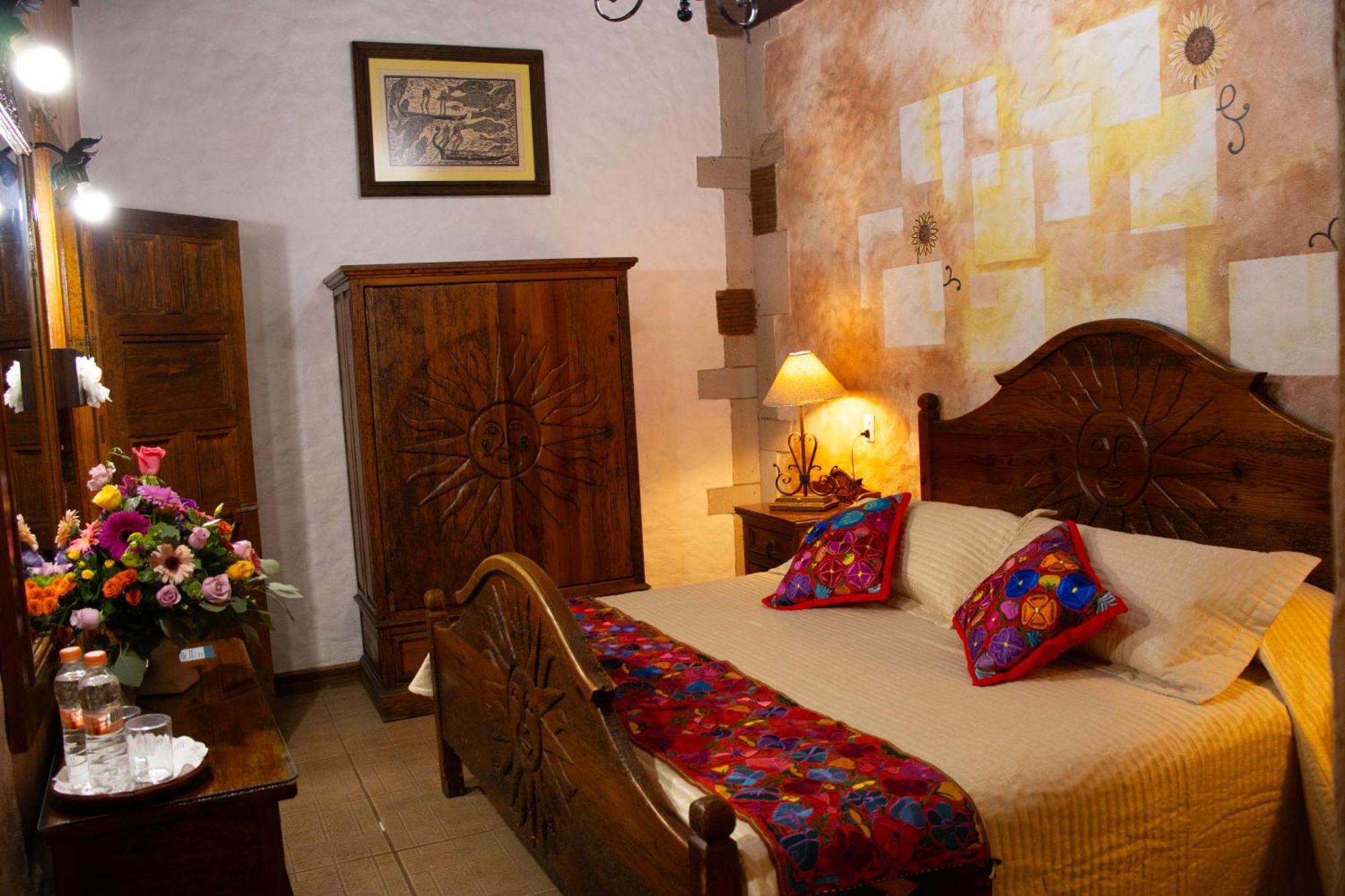 Hotel Los Escudos Pátzcuaro Buitenkant foto