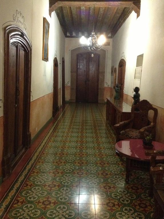 Hotel Los Escudos Pátzcuaro Buitenkant foto