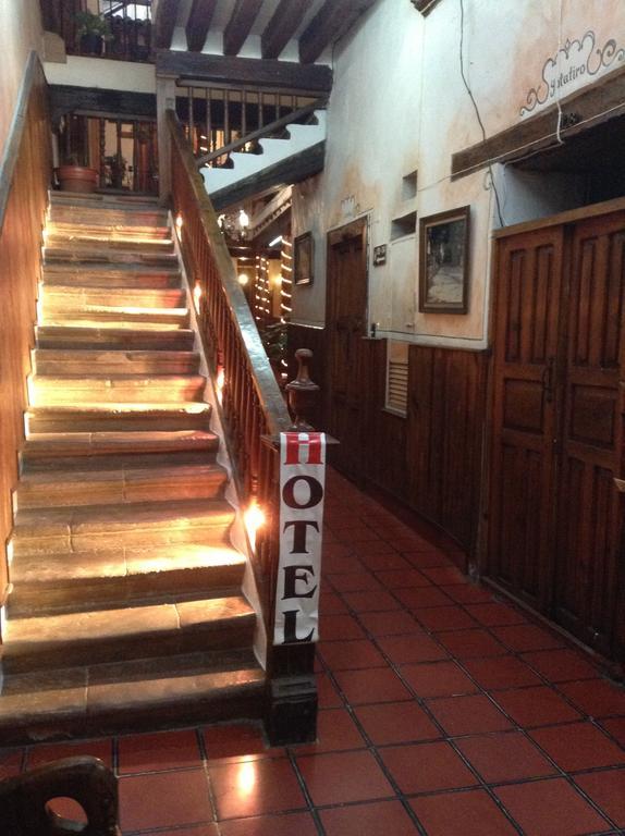 Hotel Los Escudos Pátzcuaro Buitenkant foto