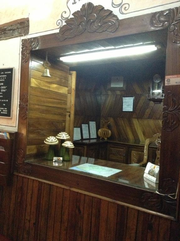 Hotel Los Escudos Pátzcuaro Buitenkant foto
