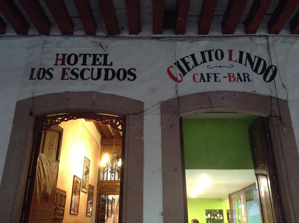 Hotel Los Escudos Pátzcuaro Buitenkant foto