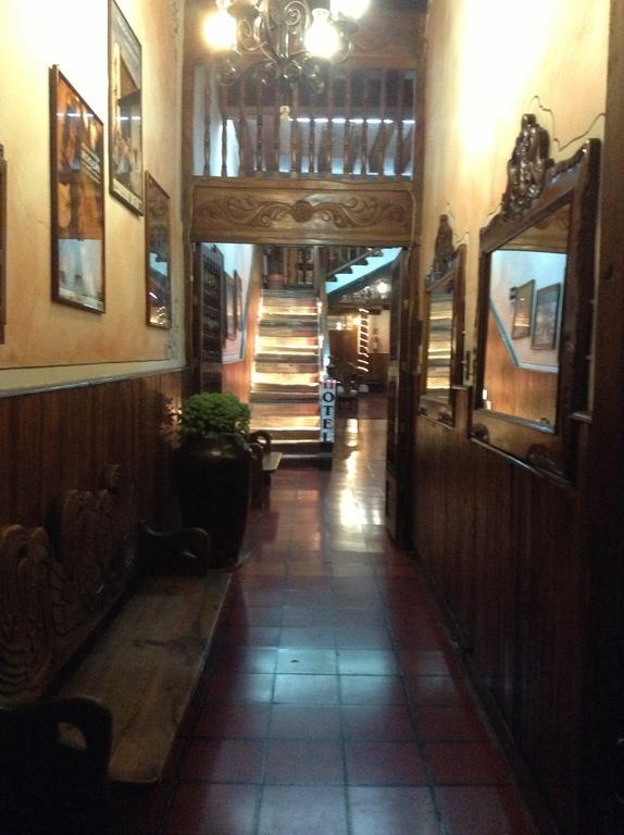 Hotel Los Escudos Pátzcuaro Buitenkant foto