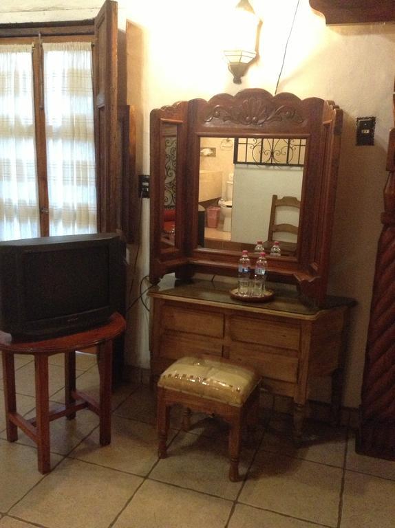 Hotel Los Escudos Pátzcuaro Buitenkant foto