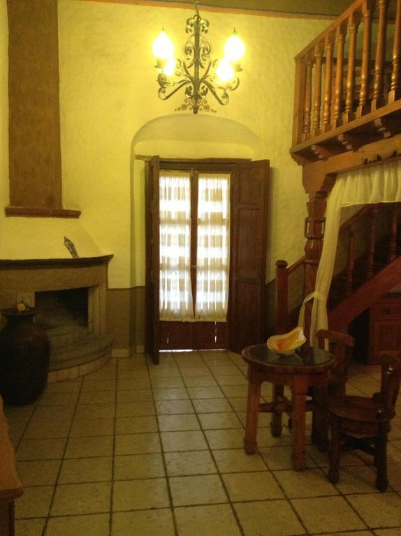 Hotel Los Escudos Pátzcuaro Buitenkant foto