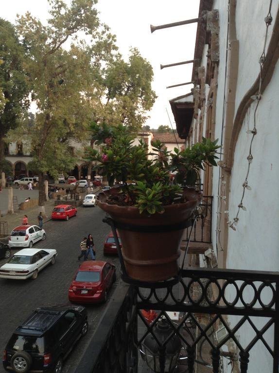 Hotel Los Escudos Pátzcuaro Buitenkant foto