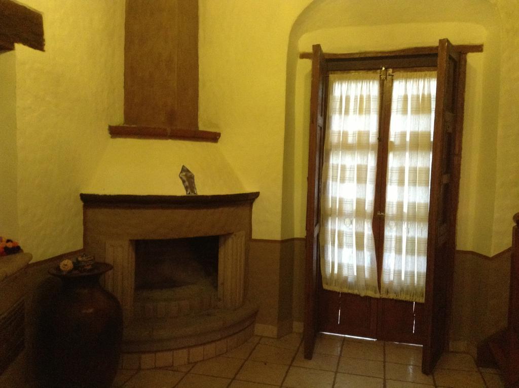 Hotel Los Escudos Pátzcuaro Buitenkant foto