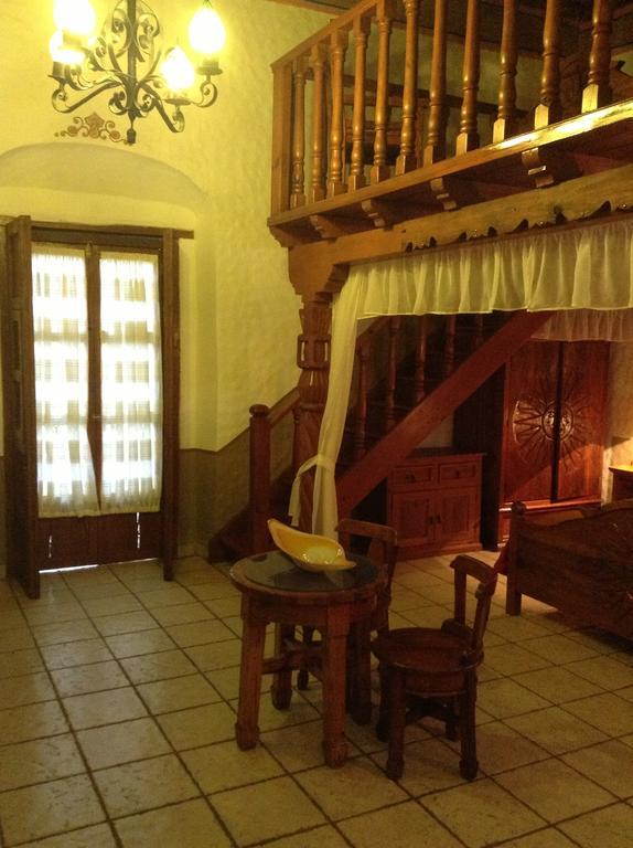 Hotel Los Escudos Pátzcuaro Buitenkant foto