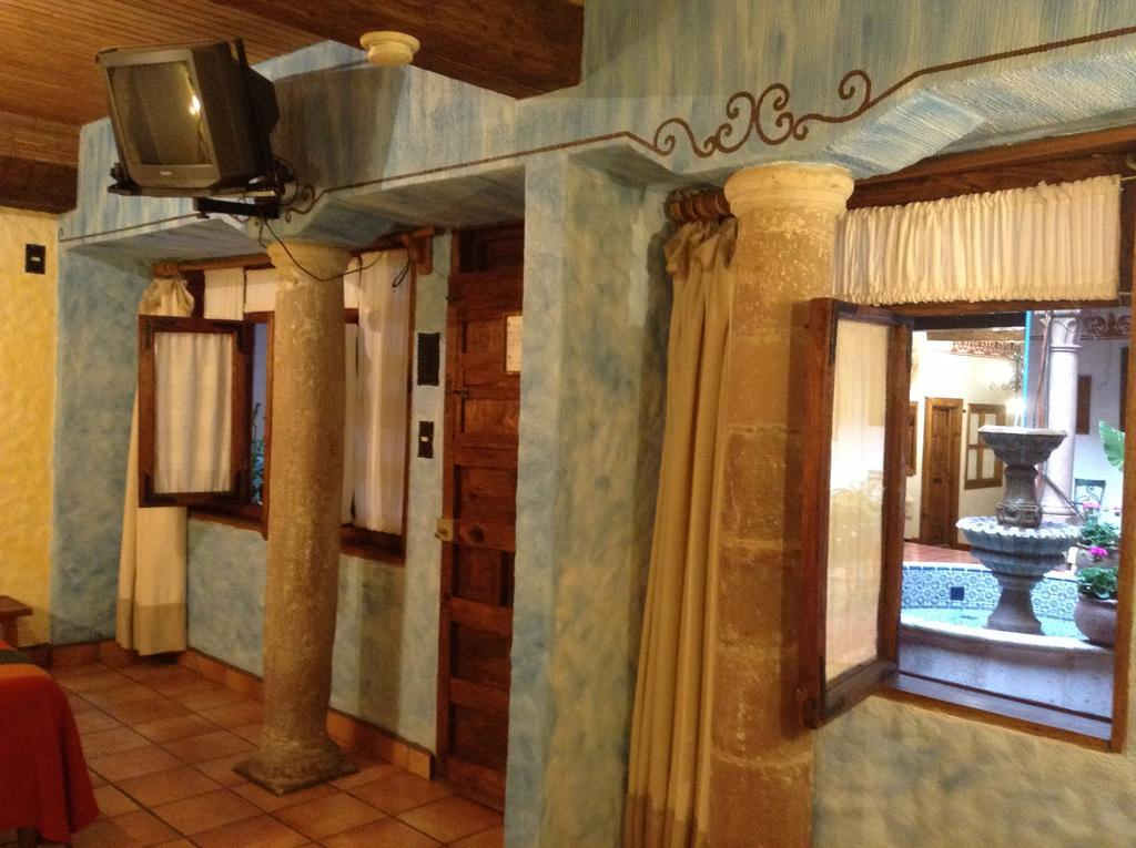 Hotel Los Escudos Pátzcuaro Buitenkant foto