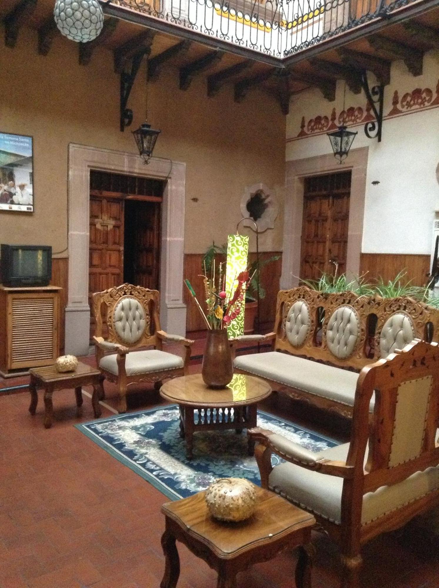 Hotel Los Escudos Pátzcuaro Buitenkant foto