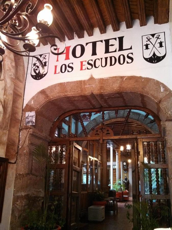 Hotel Los Escudos Pátzcuaro Buitenkant foto